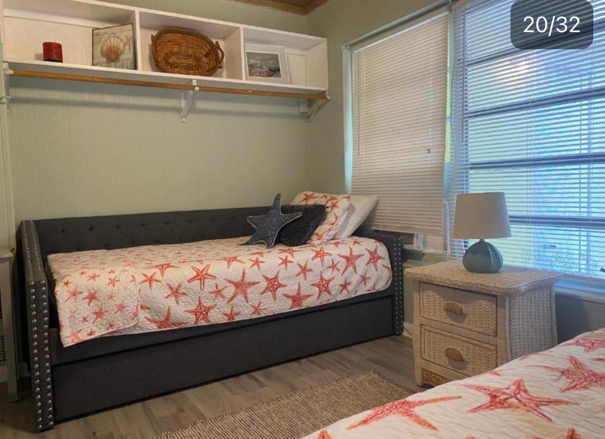 לייק וורת' 3 Bedroom House Fenced Backyard Private Patio Areas Grill Firepit Plenty Parking! Quick Access 10 Min To Beach Airport Delray West Palm מראה חיצוני תמונה