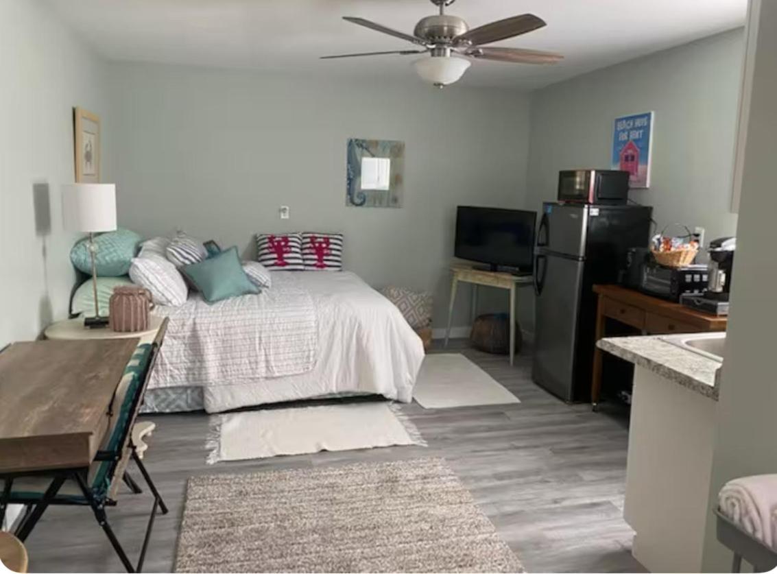 לייק וורת' 3 Bedroom House Fenced Backyard Private Patio Areas Grill Firepit Plenty Parking! Quick Access 10 Min To Beach Airport Delray West Palm מראה חיצוני תמונה