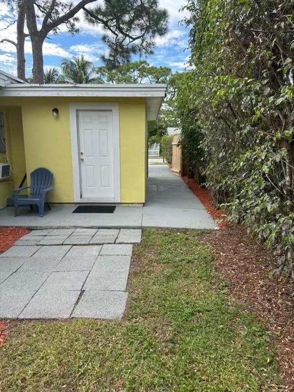 לייק וורת' 3 Bedroom House Fenced Backyard Private Patio Areas Grill Firepit Plenty Parking! Quick Access 10 Min To Beach Airport Delray West Palm מראה חיצוני תמונה
