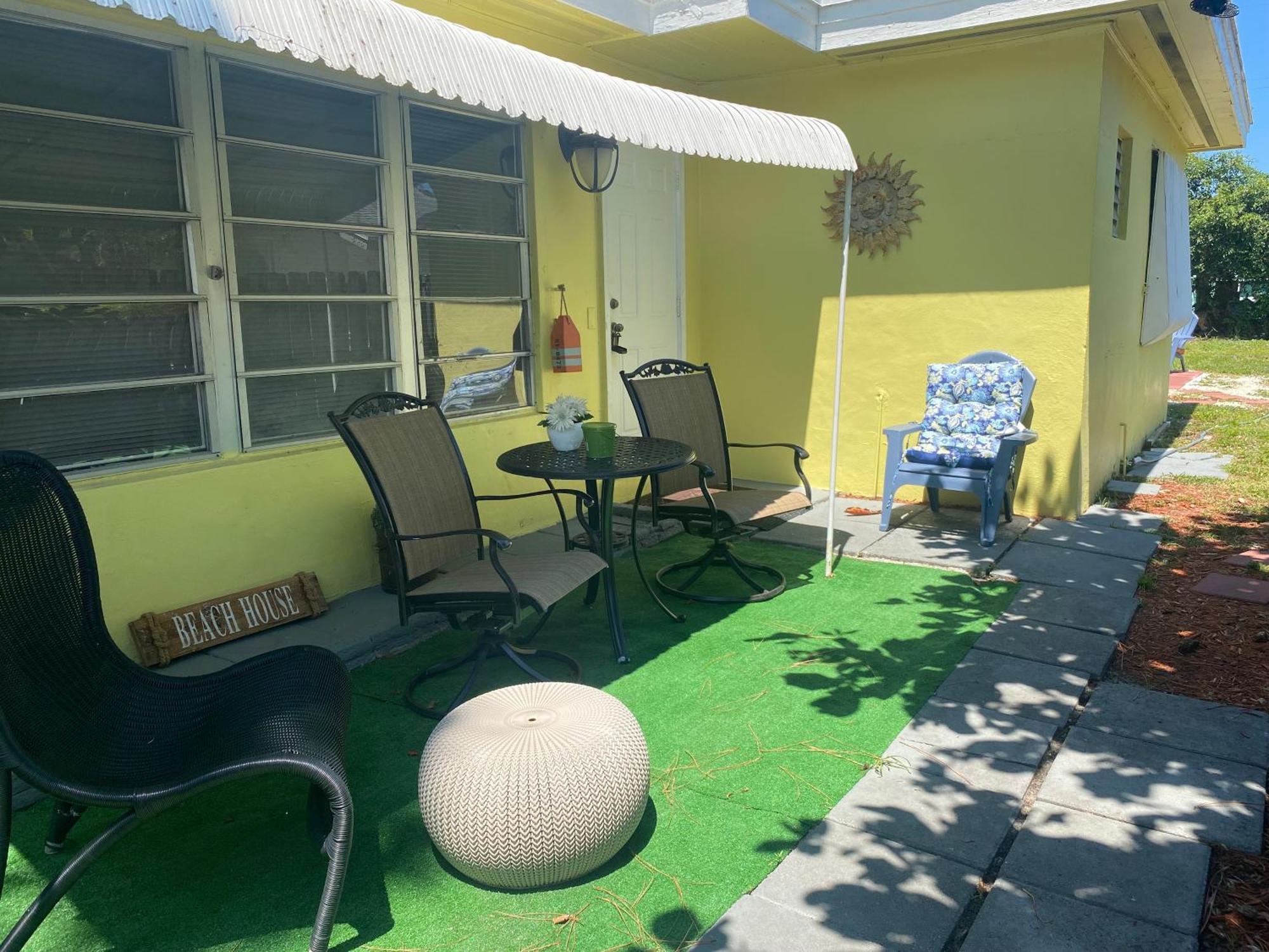 לייק וורת' 3 Bedroom House Fenced Backyard Private Patio Areas Grill Firepit Plenty Parking! Quick Access 10 Min To Beach Airport Delray West Palm מראה חיצוני תמונה