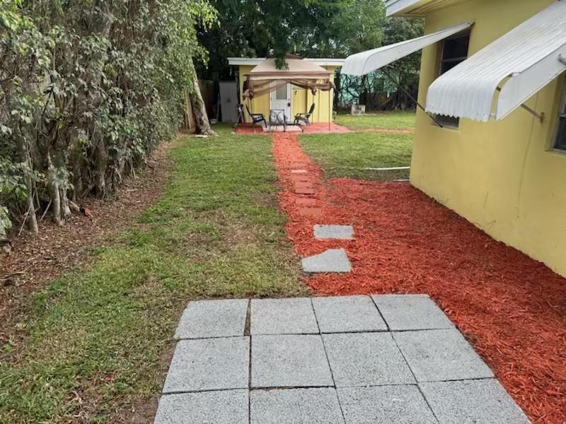 לייק וורת' 3 Bedroom House Fenced Backyard Private Patio Areas Grill Firepit Plenty Parking! Quick Access 10 Min To Beach Airport Delray West Palm מראה חיצוני תמונה